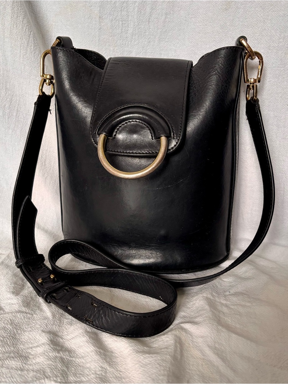 Banana Republic Black Leather Shoulder Bucket Bag with Gold Ring